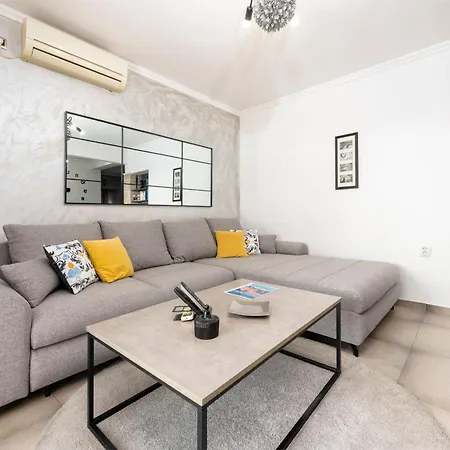 Nedia - 2 With Private Pool & Sea View *